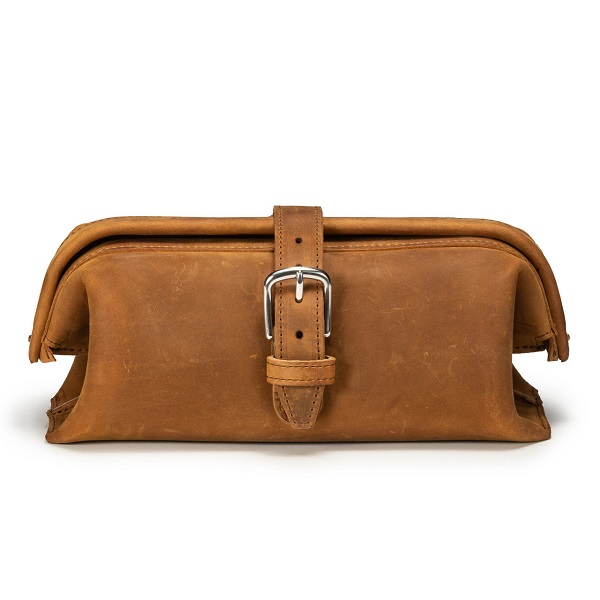 Image 2 of article Little Big Mouth Full-Grain Leather Toiletry Bag